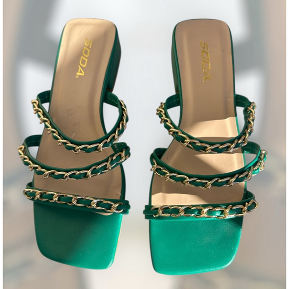 Women's Soda Green & Gold Chain Detail Sandals Size 7 - Picture 3 of 4